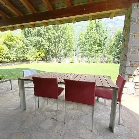 Hébergement de vacances Spacious Alpine Escape In Alp, Spain Alp